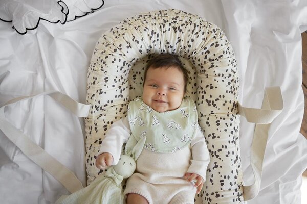 Elodie Details kaasaskantav beebipesa Dalmatian Dots - Elodie Details